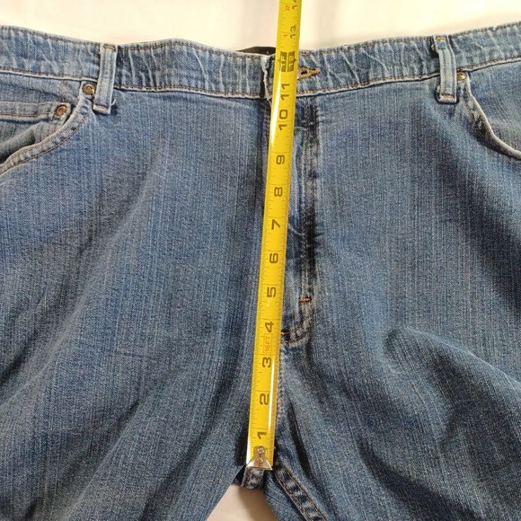 Wrangler Regular Fit Men's Size 38x29 Straight Leg Medium Wash Denim Blue Jeans - Picture 9 of 10